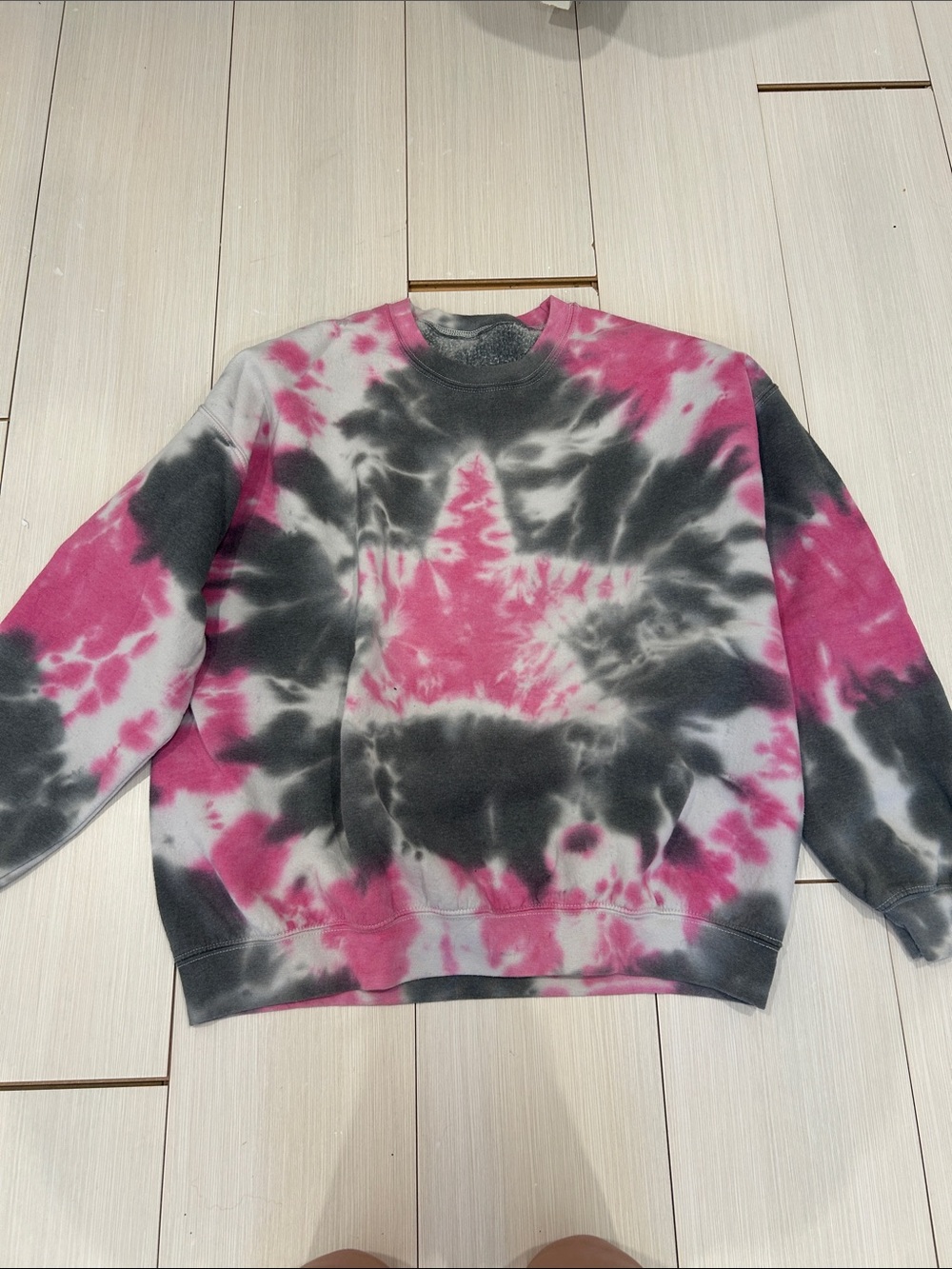 Tie-Dye Star Sweatshirt in Pink, Black & White